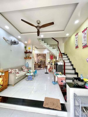 Nhà cạnh big c 45 m² 3 tầng 4 tỷ hơn hẻm oto — ảnh 1