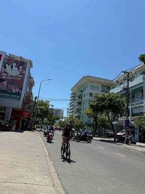 Bán nhà 3 tầng MT QUANG TRUNG gần bên Bệnh viện Đa Khoa giá rẻ — ảnh 1