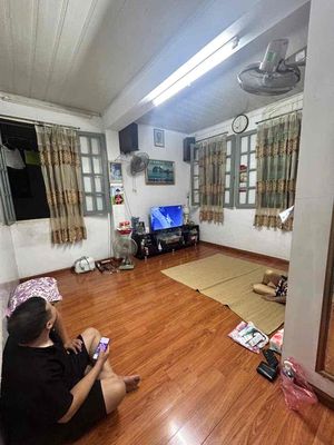 Lô góc nhà pháp phố Lê Thánh Tông 45m2 tầng 3 giá nhỉnh 2 tỷ sổ đỏ CC