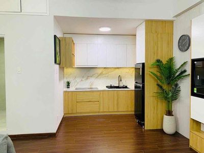Nhà đẹp Cao Ốc B ngô Gia Tự( 53m2 2pn, bếp, tivi, tủ lạnh, sofa)