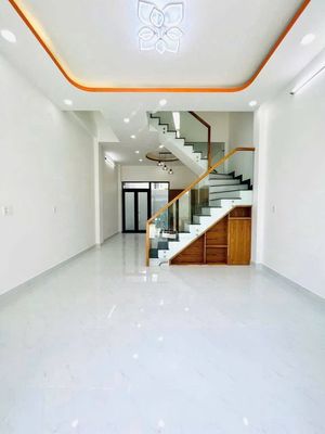Bán nhà P. Long Phước, Q9 cũ 1 trệt 2 lầu, sổ riêng hoàn công