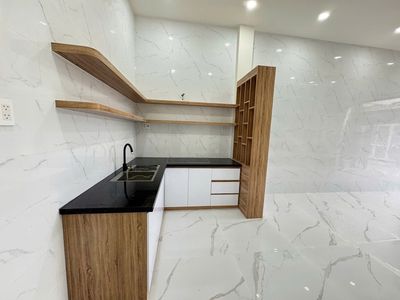 Bán nhà hẻm ô tô đường Hoàng Hữu Nam, 1 trệt 2 lầu, 4PN, 64m², 6.2 tỷ