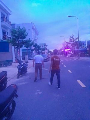 Bán nhà 1 trệt 2 lầu full nội thất Phường Tân Uyên, TP.HCM