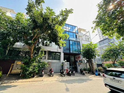 Cho thuê nhà văn phòng, hầm trệt lửng 3 lầu thang máy 55 triệu/ tháng