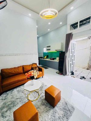 Nhà có sổ hồng gần trường học nguyễn trực