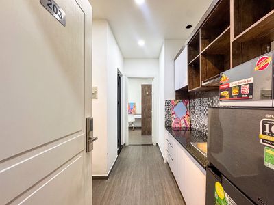 Căn hộ 1pn full nội thất, thang máy ngay nguyễn trãi gần cống quỳnh