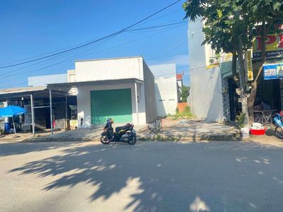 đất cạnh Vinhomes Quận 9, đối diện trường tiểu học Long Bình
