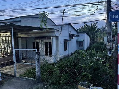Đất Nhà mặt tiền đường Lê Hồng Phong