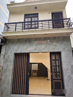 Bán nhà mặt tiền 20m có vỉa hè 3m -btct- đường lê cao lãng - tân phú