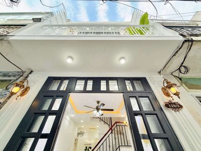 Nhà 1 lầu 22m2 cách 10 bước ra mặt tiền, gần siêu thị emart 2