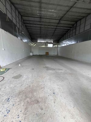 Cho thuê kho 200m2 trục chính kdc phú an