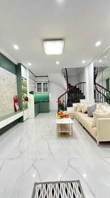 Bán gấp nhà Đại La , lô góc ,dân xây,thoáng 35M gaanf phố gần Bách Kin