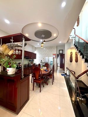Mt lê văn lương-phước kiển 5.7m x20m, nội thất cao cấp 11,5 tỷ