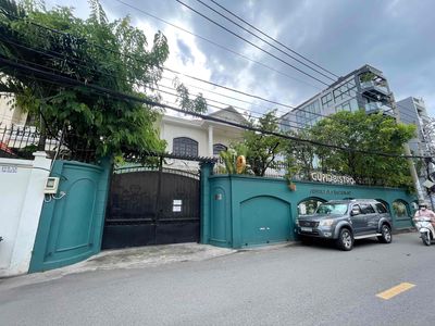 Cho thuê biệt thự mặt tiền thảo điền dtsd 900m2 — ảnh 1