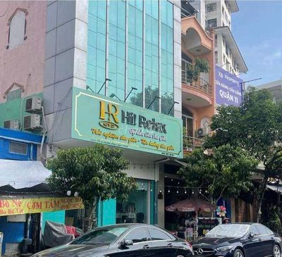 Bán nhà 338 Lạc Long Quân gần vòng xoay Đầm Sen. DT: 7 x 8m, 4 tầng. — ảnh 1