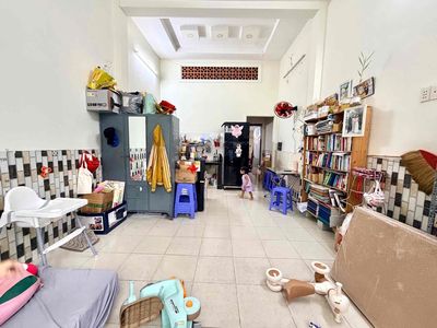 Bân đất tặng nhà 2 tầng 58m2 - Hẻm xe hơi ngay Lanmark 81 sát vách Q.1 — ảnh 1