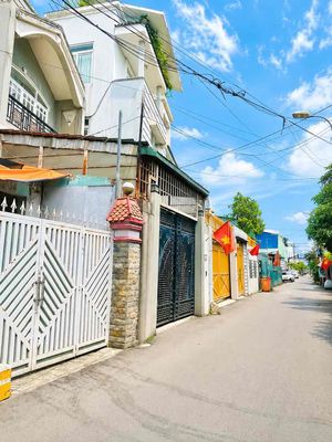 Bán đất tặng nhà câp 4 ,hxh ngay trường cao đẳng công nghệ thủ đức — ảnh 1