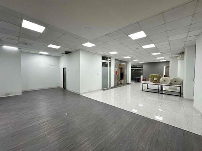 Cho thuê mbkd 150m2 kd đa nghề mặt tiền lê văn lương quận 7 sát lotte — ảnh 1