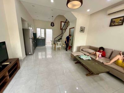 Cho thuê nhà Mega Village Khang Điền, DT 75m2, 3 phòng, nhà đẹp ở ngay — ảnh 1