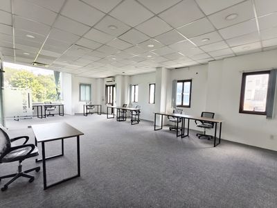 Cho thuê VP sàn 90m2 cửa sổ thông thoáng khu sân bay Tân Sơn Nhất — ảnh 1