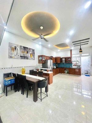 Nhà đối diện vạn phúc city, 1 trệt 3 lầu, 5pn, sân xe hơi, 16,9tr — ảnh 1