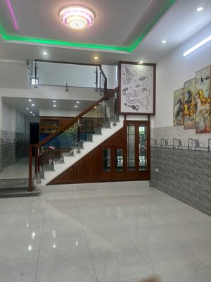 Cho thuê nhà đẹp 3 tầng mặt tiền Dương Trí Trạch, gần biển Mỹ Khê — ảnh 1