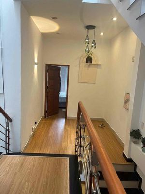 Cho thuê nhà 3 tầng MT đường 7m5 Ỷ Lan Nguyên Phi - Hòa Cường — ảnh 1