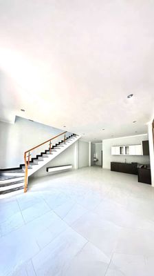 Bán rẻ nhà tân hòa, 1trệt 1lầu mới, sạch đẹp, đường oto gần nhà thờ — ảnh 1