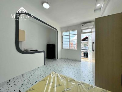 CHDV BAN CÔNG tại NGÃ 4 BỐN XÃ thuận tiện di chuyển TRỐNG SẴN 30m2 — ảnh 1