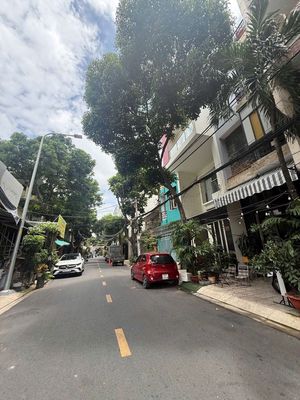 Bán nhà hoà bình -tô hiệu - ngay đầm sen 4m x 20m đường 12m -xd 7 tầng