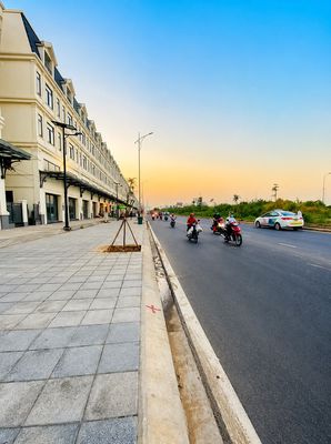 Shophouse góc lakeview city giá 45triệu thang máy, máy lạnh 337m2 sàn — ảnh 1