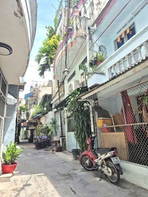 Bán nhà 3 tầng Hòa Bình ngang to 4.7m giá rẻ — ảnh 1