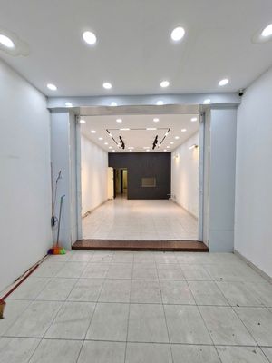 Nhà Cấp 4 MTKD Tên Lửa 4x21m có cửa kính LỀ LỚN 8m - ĐỐI DIỆN AEON — ảnh 1