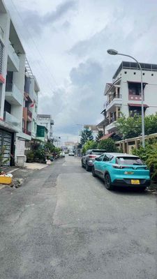 Nhà 4 Tầng Đẹp Kiên Cố Sát Tô Ngọc Vân Đường Oto Vào Nhà - Ngang 5,7M — ảnh 1