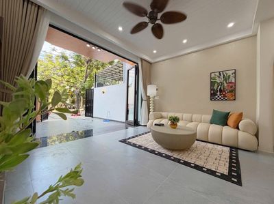 Bán nhà 3 tầng full nội thất đường 7m5 huỳnh ngọc đủ,hòa xuân — ảnh 1