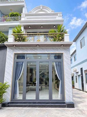 Hẻm 8m Thông Trần Thị Hè, Nhà Góc 2 Mặt, 3PN, 4,68 Tỷ