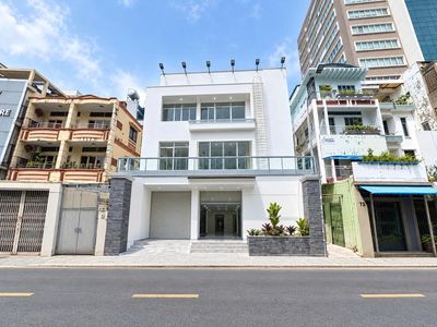 Cho thuê nhà mặt tiền 12m kinh doanh trung quận 1 — ảnh 1