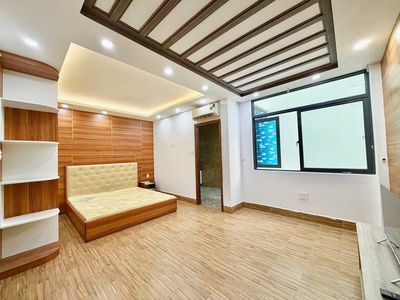 Phòng rộng, nội thất đẹp, máy giặt riêng ở KDC Nam Long, quận 7 — ảnh 1