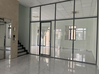 Cho thuê biệt thự văn phòng 10x20 Him Lam giá 70T/tháng. — ảnh 1