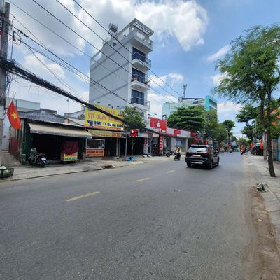 Về quê bán gấp nhà mặt tiền cây trâm