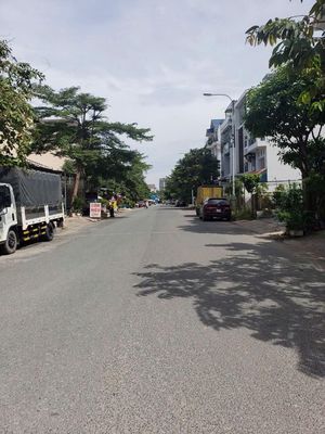 Giao ngay. nhà mới đẹp mt đường khu bên sông- gigamall, 3 lầu, 19.tr