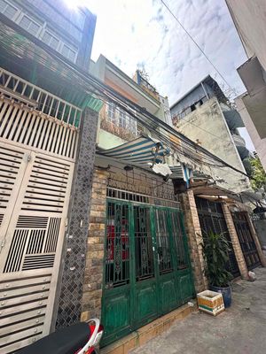 cần bán nhà đường lạc long quân (.3.50x17 )đúc 1 tấm