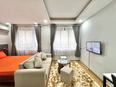 Ngay ngã 6 cộng hòa - studio full nội thất, cửa sổ đón nắng — ảnh 1