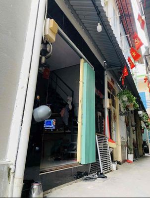 Tôi bán nhà 45 m2, 1 trệt.2 lầu, Xe hơi đến nhà, Tuyệt đẹp, Quận 7