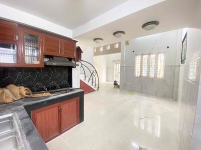 cho thuê nhà 4Pn 3wc có sân thượng