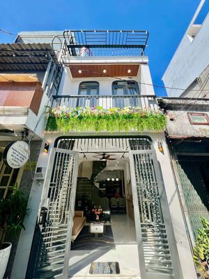 Nhà đẹp ôtô đậu ngay cửa f17