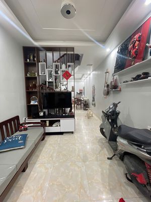 Chính chủ cần bán nhà số 1 ngõ 25 Cự Lộc, 36m2, 5 tầng đầy đủ nội thất