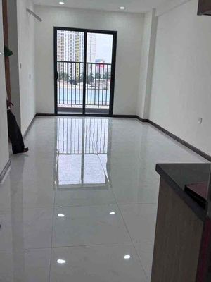 Cho Thuê Căn Trống 2Pn 2Wc 56m2 Nhà Mới Tầng Cao Thoáng Mát