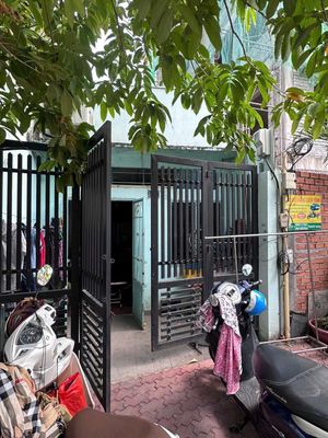 Mặt tiền giác viên lạc long quân 3,7*16,10m_ kế bhxh_ 11,5t