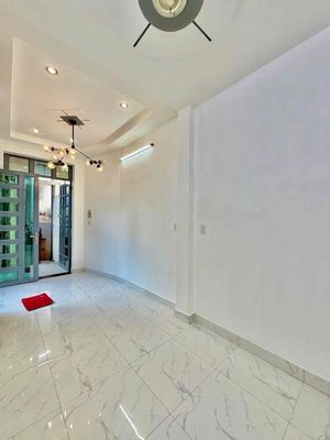 4,3 tỷ | Thích Quảng Đức hẻm xe hơi “hot”
